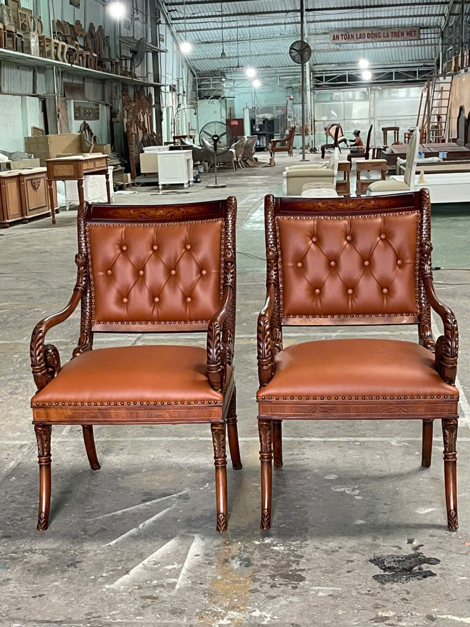 GHẾ LÀM VIỆC CỔ ĐIỂN LOUIS ( GHẾ BÀNH CỔ ĐIỂN)